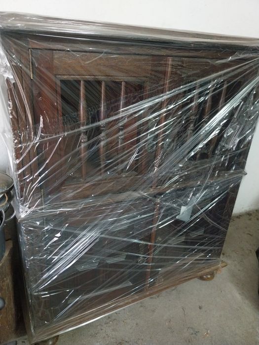 Movel em Mogno com 4  portas