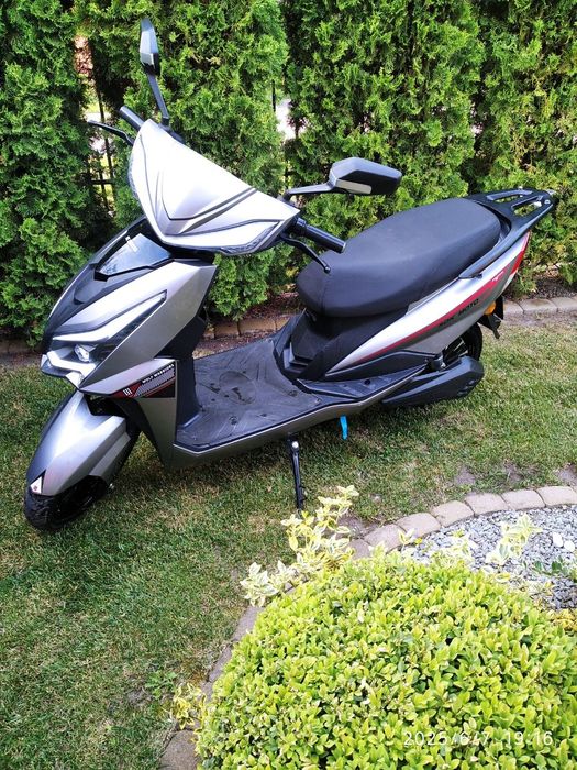 Електро скутер на 72v 2000 ват мотор