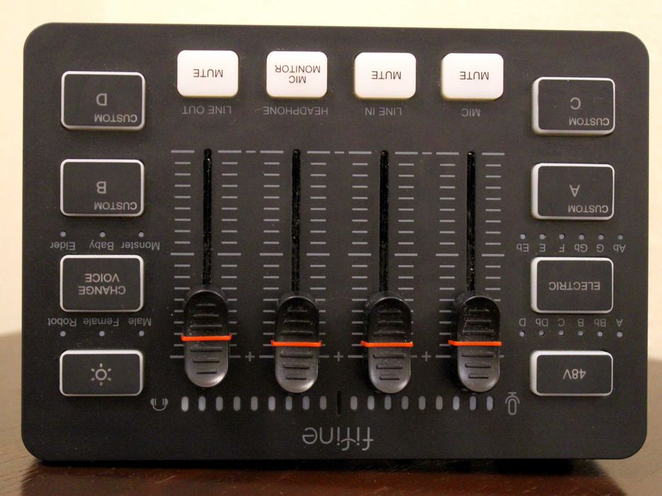 Продам мікшер Fifine SC3