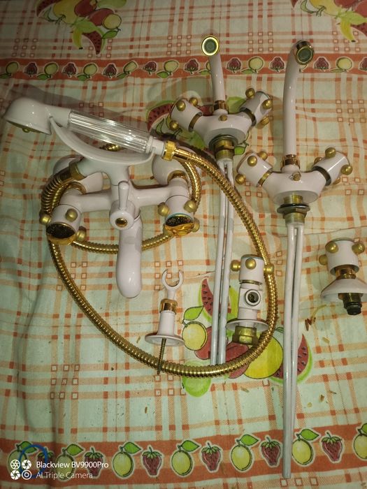 New Faucets Exclusively for Display in Storefronts64751009724931121