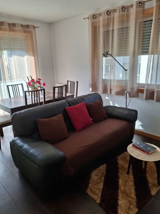 Mobiliário - mesas, cadeiras, móveis de sala, quarto e WC, Sofás