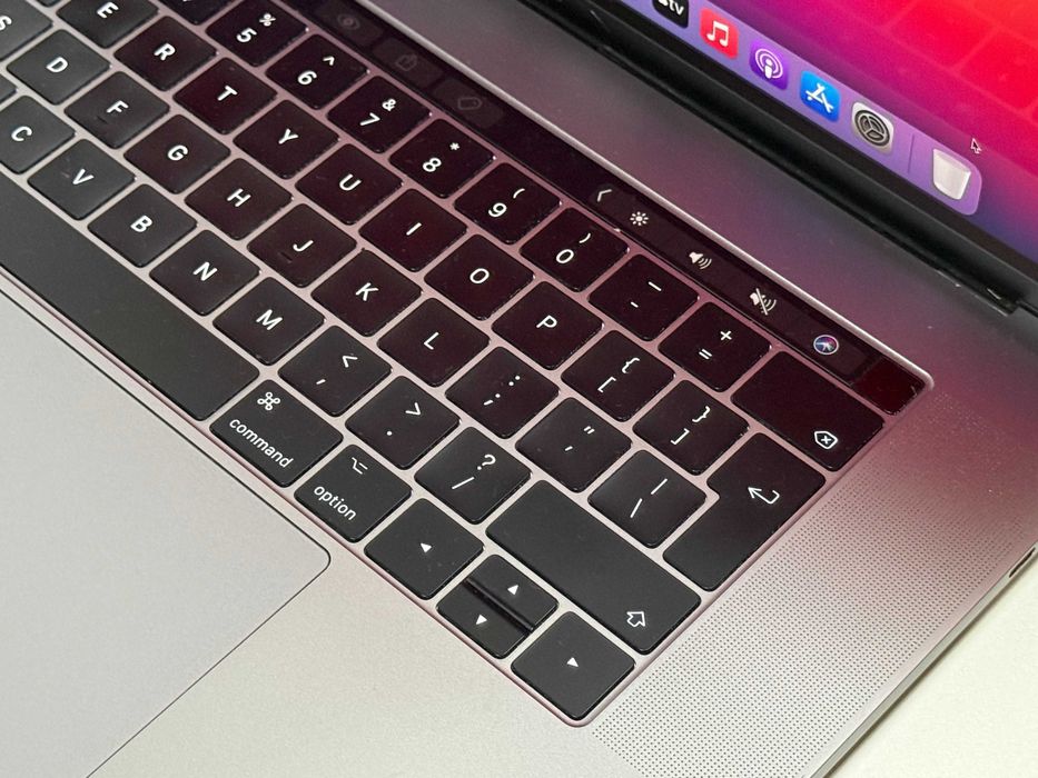 Apple MacBook Pro 15 2017 TouchBar - i7 16GB / 512GB - 91% Kondycji Baterii - Gwarancja - Stan BDB -