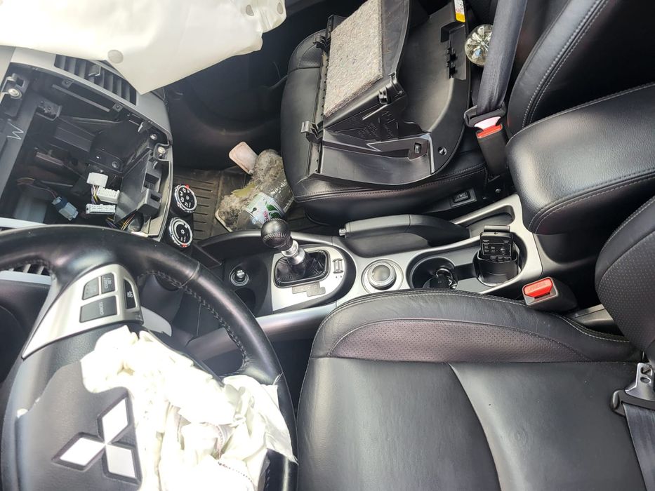 Продам Mitsubishi Outlander після ДТП.