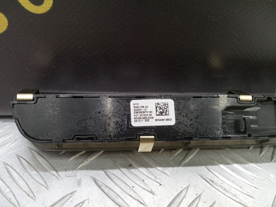 Блок кнопок в центральну консоль BMW X5 G05 БМВ Х5 Г05 61315A64198