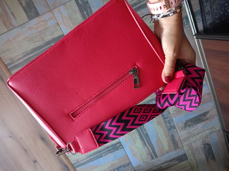 Nowa torebka w kolorze fuksji