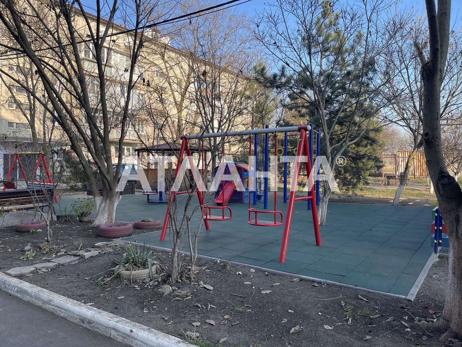 Продаётся квартира под ремонт в пгт. Таирова