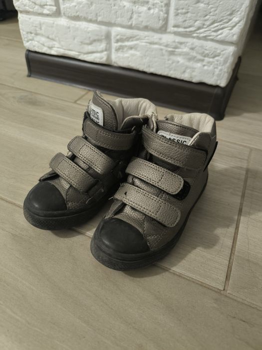 Віддам взуття дівчинці