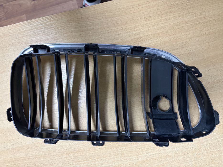 Гриль ноздрі bmw m5 f10