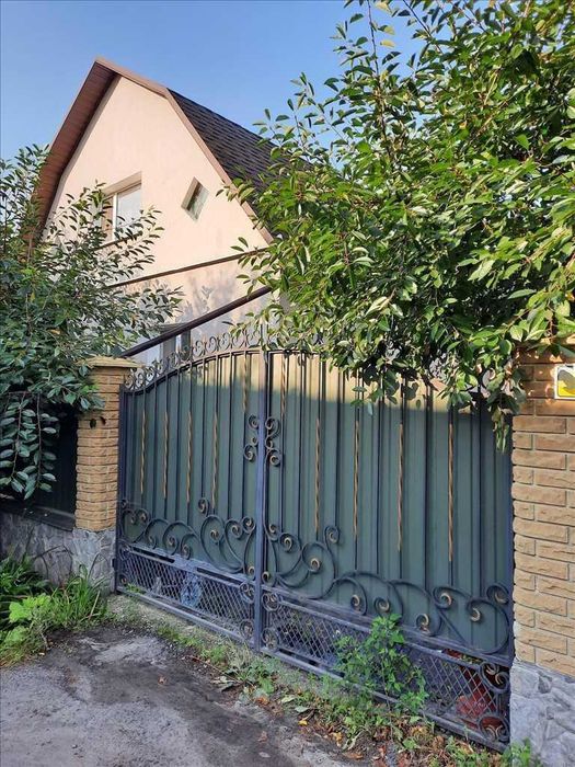 Окремий будинок в центральній частині міста!