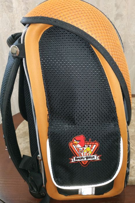 Рюкзак шкільний з ортопедичною спинкою.