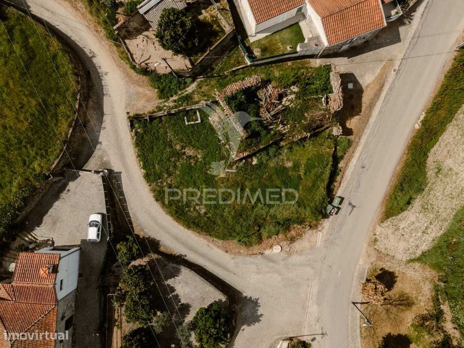 Terreno com Ruína em Pombeiro