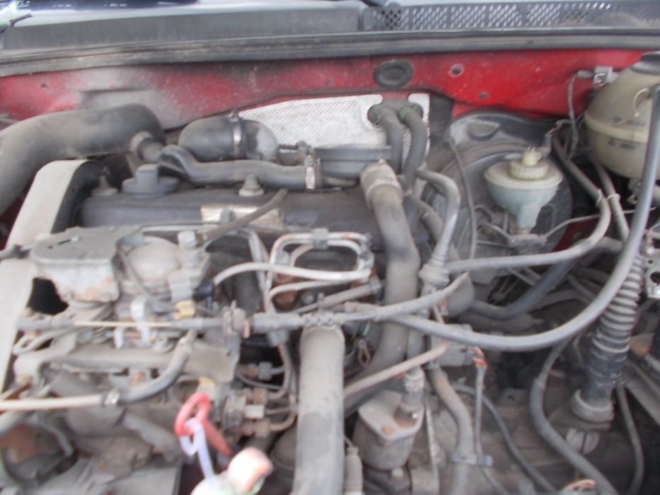 Volkswagen Golf III,1,9TD,5 drzwi,czerwony,manual,na części