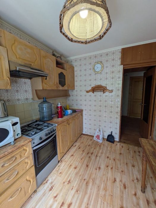 Продам 2-кімнатну квартиру на вул. Мініна, 11. Центр
