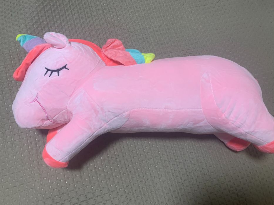 Іграшка єдиноріг з пледом