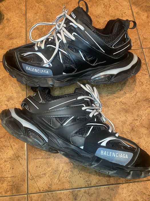 Balenciaga track led