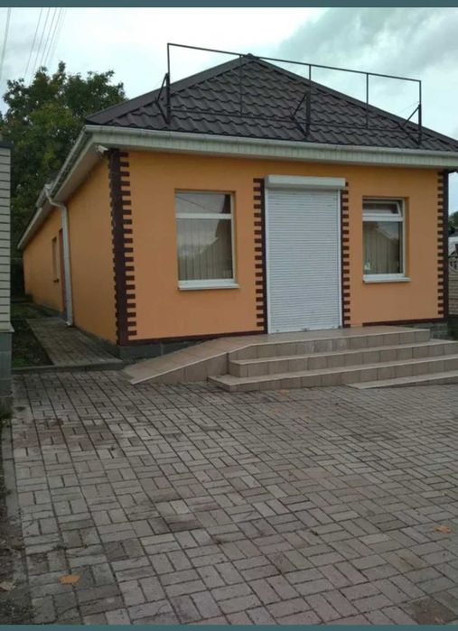 Продаж приміщення комерційного призначення в Радомишлі.