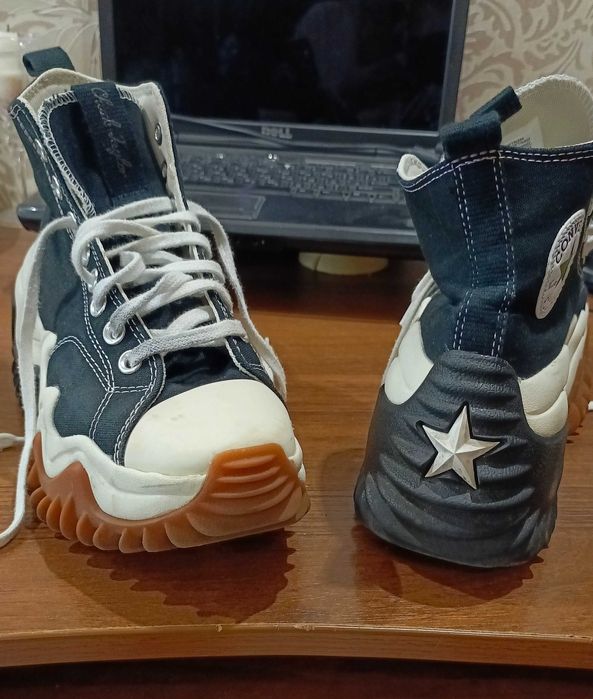 Стильне жіноче взуття