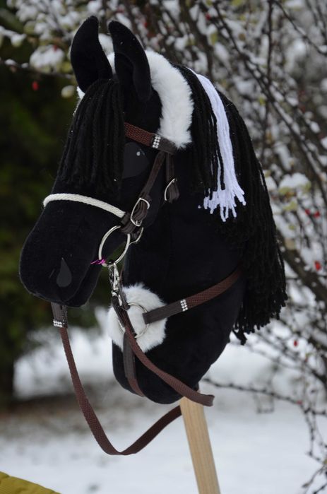 Czarny konik na patyku hobby horses A3