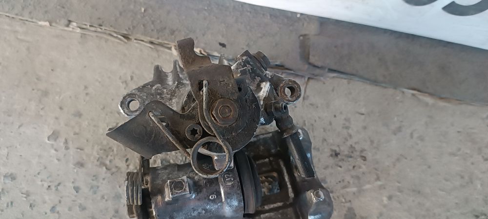 Супорт задній Гольф 4,Октавія Тур,Фабія 1,Сеат ЛЛеон,Толедо