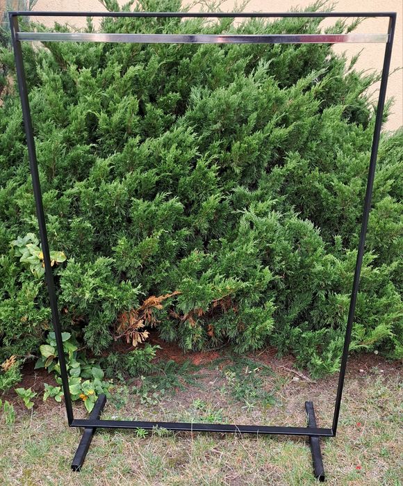 Wieszak metalowy czarny na ubrania