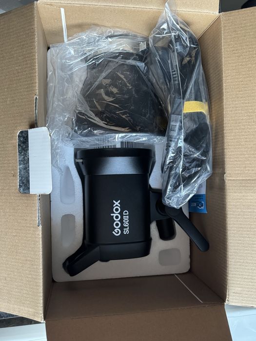 LED прожектор Godox SL60IID відеосвітло