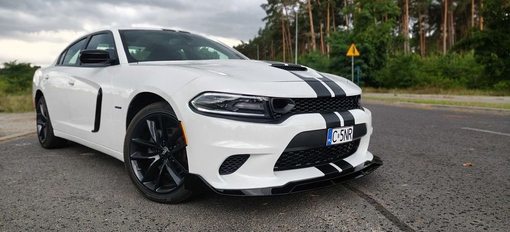 Dodge Charger Świetny Dodge Charger 5.7 HEMI R/T
