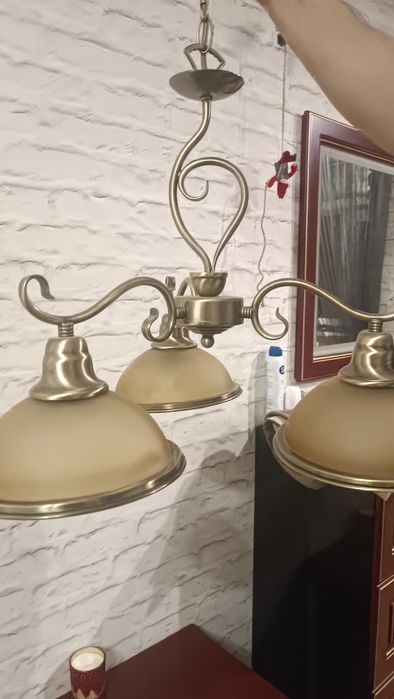 Продам люстру б/в