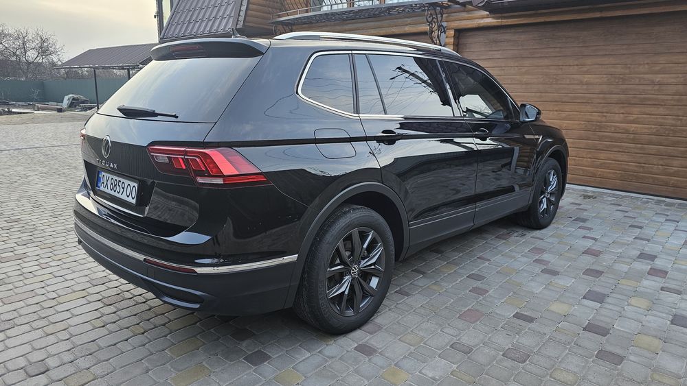 Volkswagen Tiguan 2023 рік