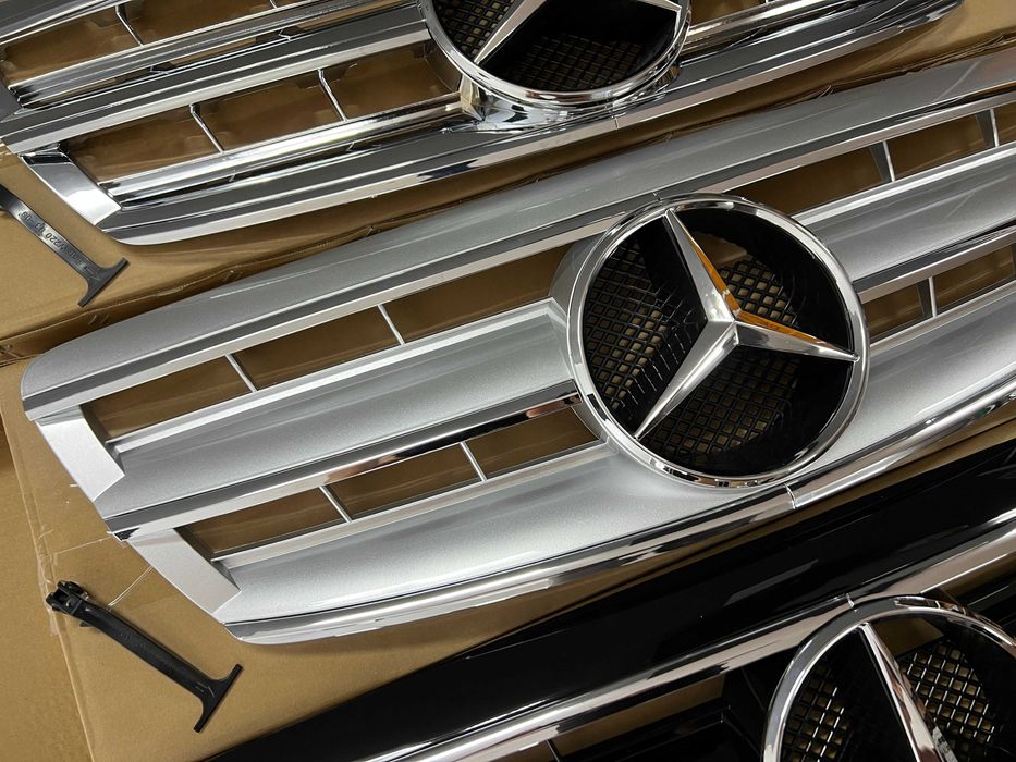 Решетка s 220 w220 рестайлинг 2002-2005 года S63 AMG Mercedes