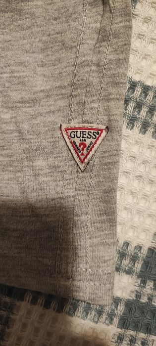 Camisola (T-shirt) Guess Cinzenta
