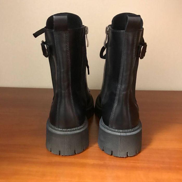 Женские черные ботинки высокие