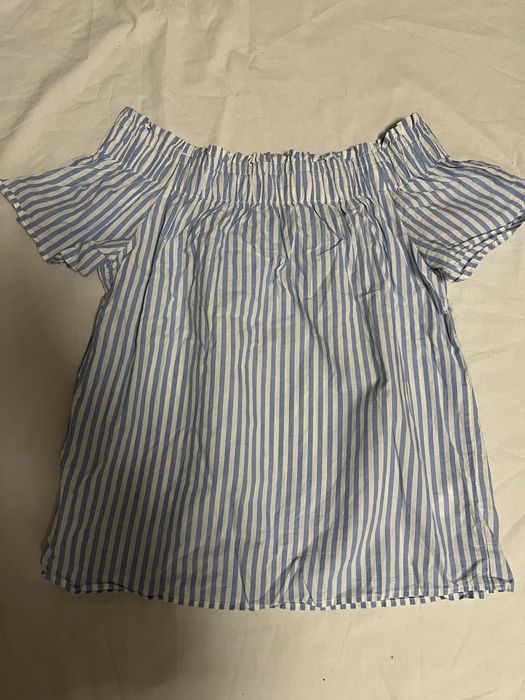 Koszulowa bluzka hiszpanka z odkrytymi ramionami H&M 32