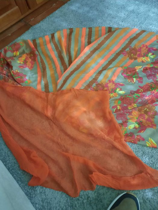 Lenços  novos e.rcharprs novas