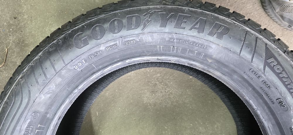 Opony wielosezonowe całoroczne 215/60/16 Goodyear Vector 4Seasons  Nowe lezakowane