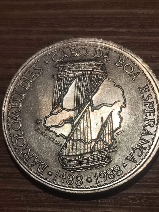Moedas comemorativas de 100 escudos