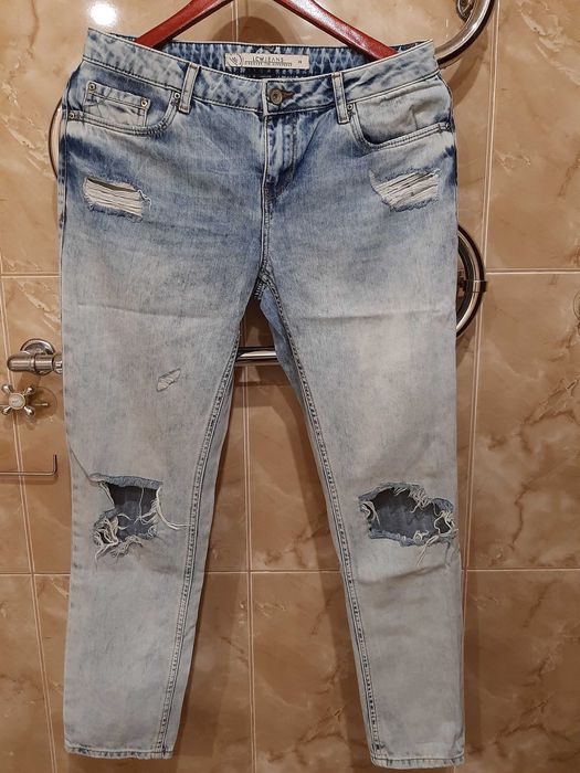 Продам женские джинсы