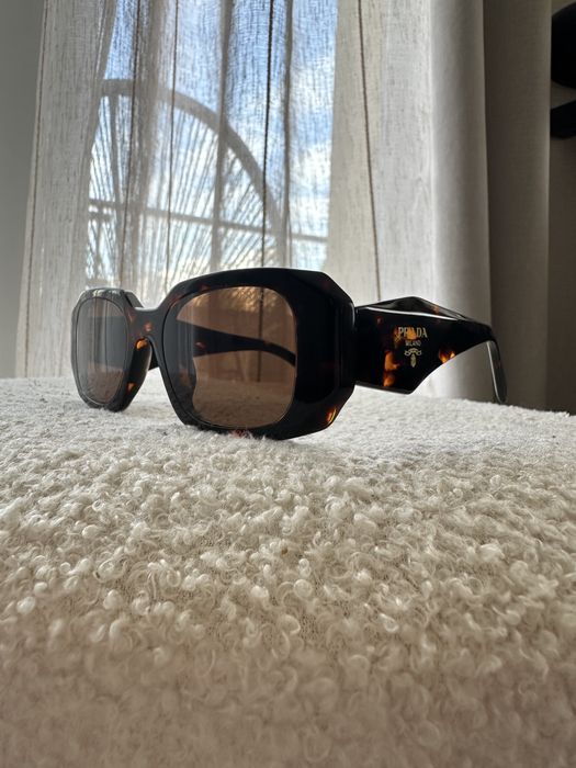 Okulary przeciwsloneczne PRADA modne brazowe okulary