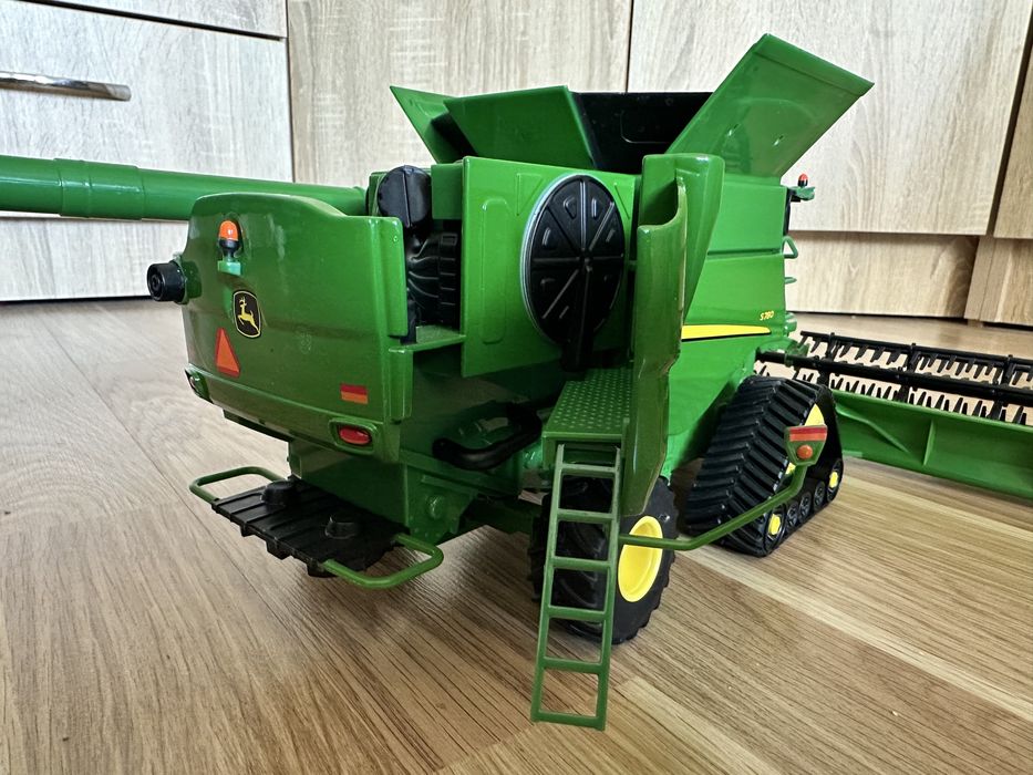 Коллекционный Комбайн John Deere S780 1:32 (Siku; Tomy Britains; ERTL)