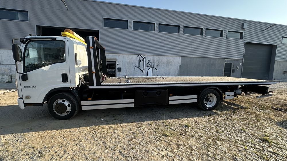 Reboque Isuzu NPR 9 tonadas