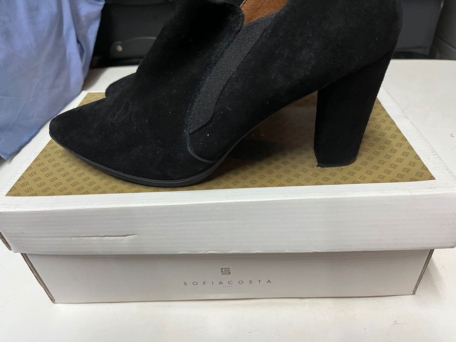 Botis novos de mulher