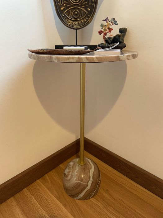 Mesa de decoração em mármore