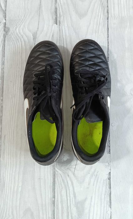 Buty piłkarskie Nike Majestry r. 43