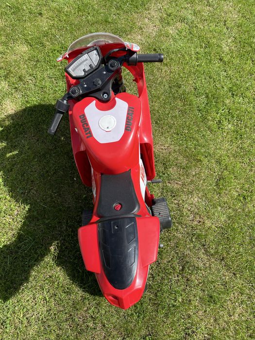Motor na akumulator Peg Perego Ducati dźwięk