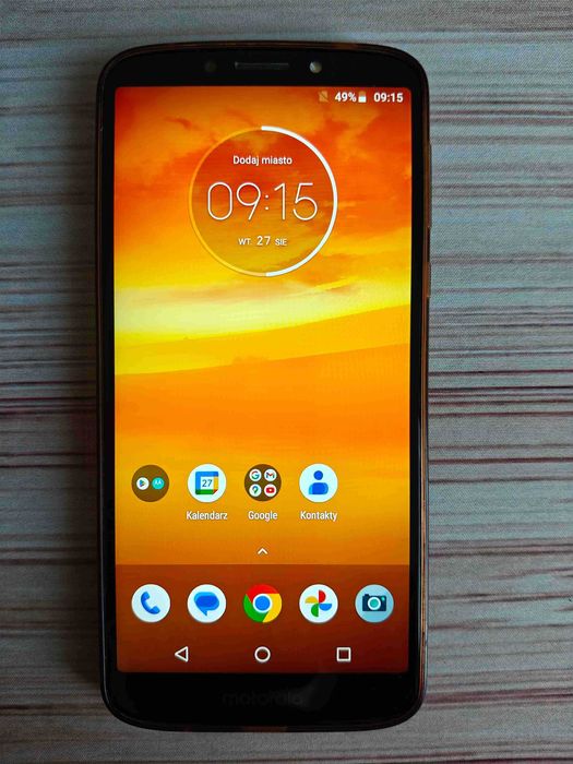 Telefon Motorola Moto E5 Plus z etui