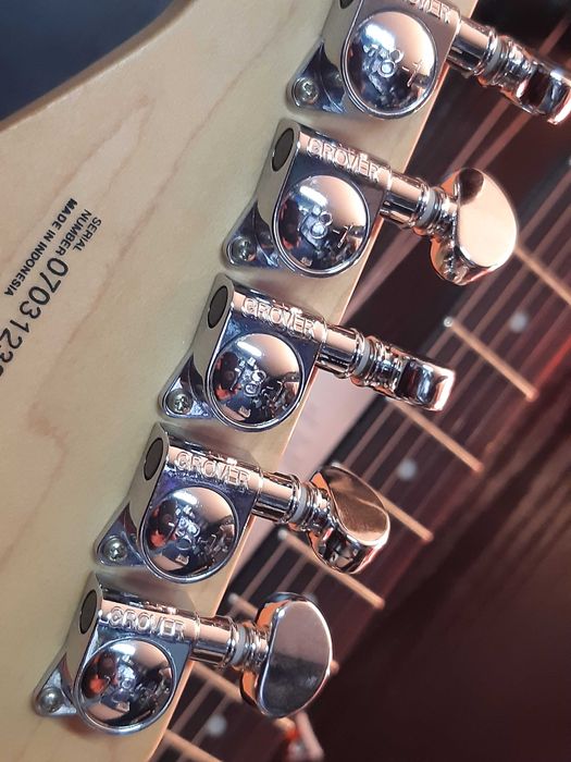 Gitara elektryczna Washburn jak Fender Super Strat 2xHumbucker