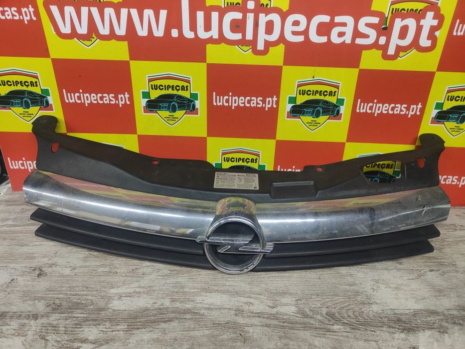 Grelha frente Opel astra H