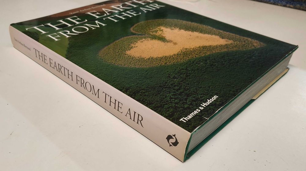Livro “ The Earth From the Air” - Yann Arthus-Bertrand