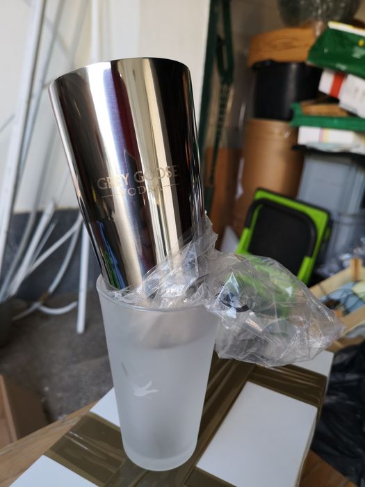 Shaker Grey goose barman