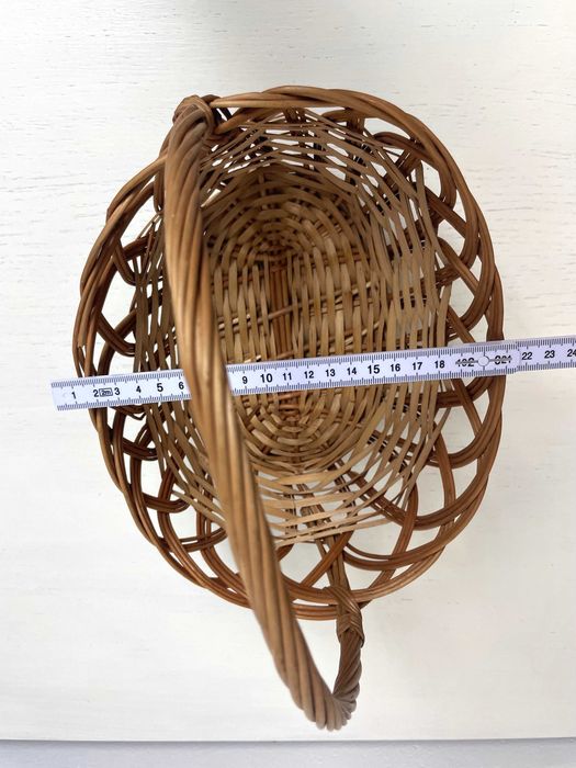 Koszyk wiklinowy wys 9cm, szer 20cm, dł 24 cm