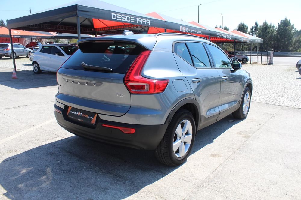 Volvo XC 40 1.5 T3 Momentum Tech Edition